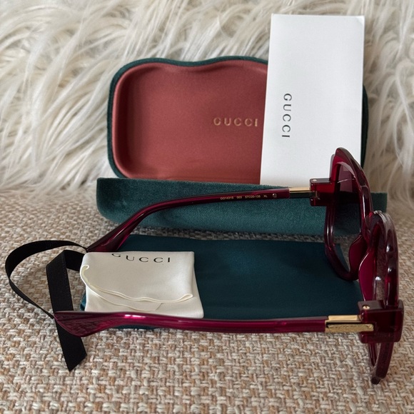 Gucci Magenta Gradient Irregular Sunglasses - Picture 4 of 6